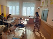 «Сложение и вычитание в пределах 20 без перехода через разряд с элементами социализации и профориентации»