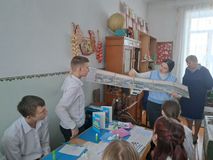 Работа музейного актива «Изготовление открытки к Дню Защитников Отечества»